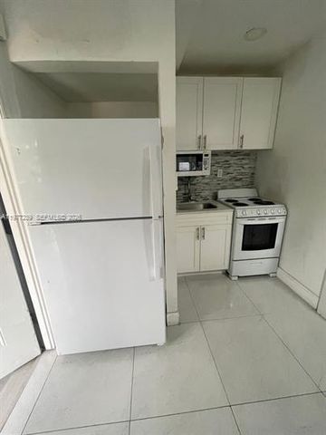 625 S 20th Ave 8, Hollywood, FL 33020