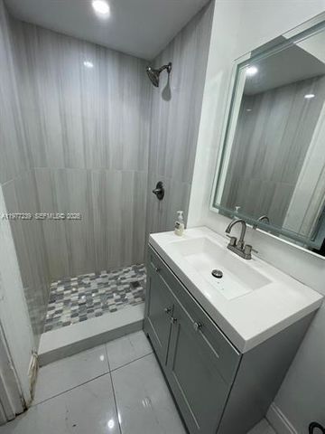 625 S 20th Ave 8, Hollywood, FL 33020