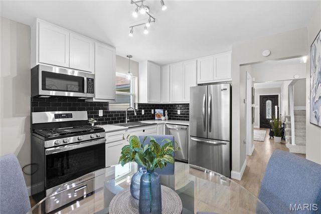 3708 Neona Street, Northwoods, MO 63121