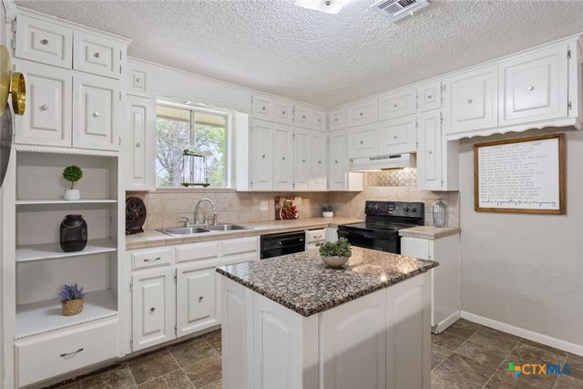 4912 S Pea Ridge Road, Temple, TX 76502