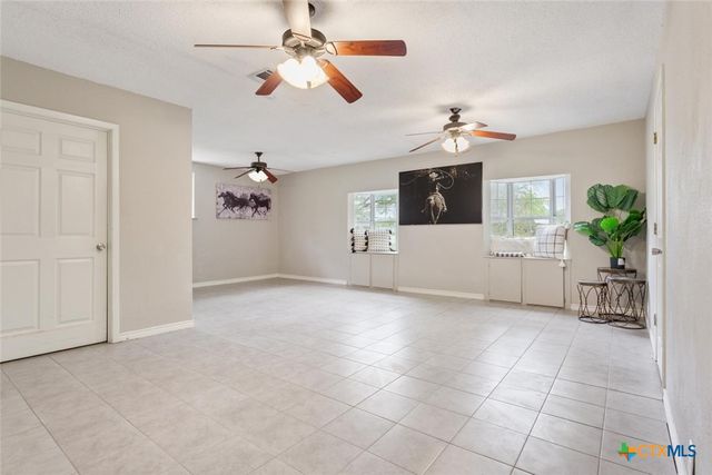 4912 S Pea Ridge Road, Temple, TX 76502