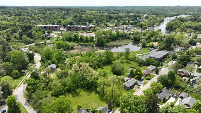 130 River Drive, Milford, MI 48381