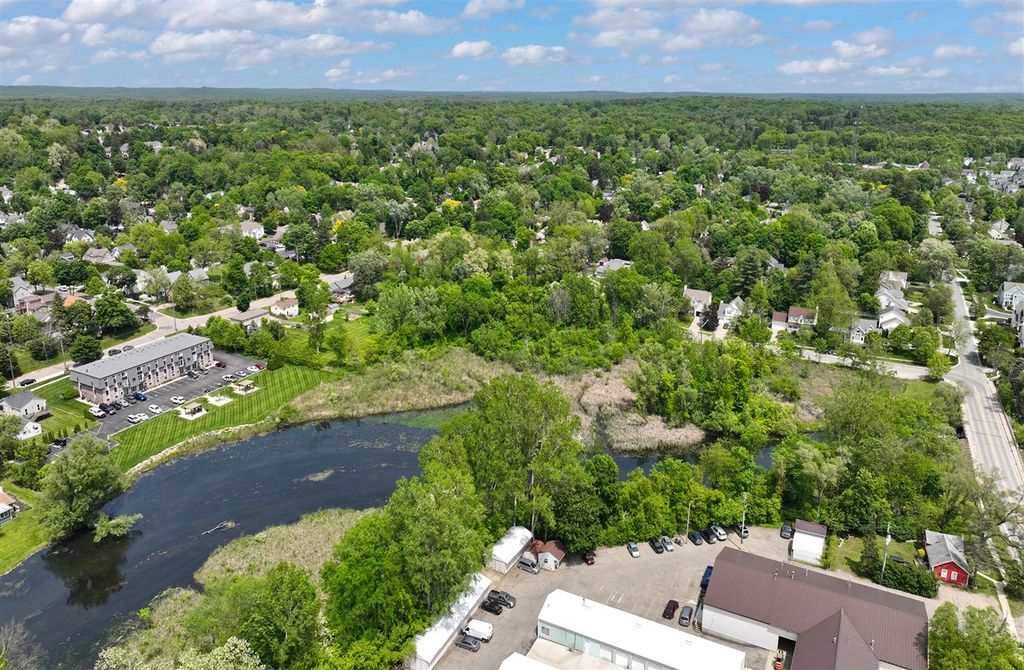 130 River Drive, Milford, MI 48381