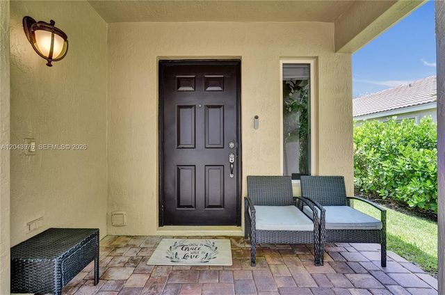 4444 Dogwood Cir, Weston, FL 33331