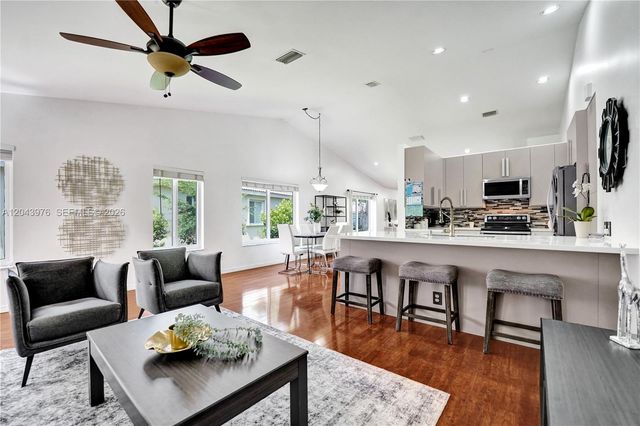 4444 Dogwood Cir, Weston, FL 33331