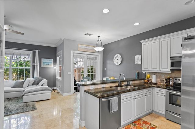 1139 N Victoria Park Road, Fort Lauderdale, FL 33304
