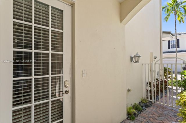 1139 N Victoria Park Road, Fort Lauderdale, FL 33304