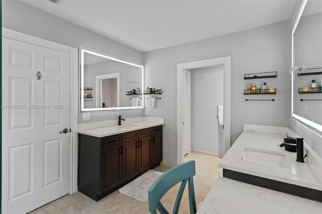 1139 N Victoria Park Road, Fort Lauderdale, FL 33304