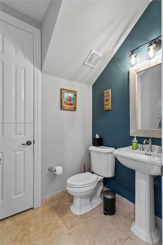 1139 N Victoria Park Road, Fort Lauderdale, FL 33304
