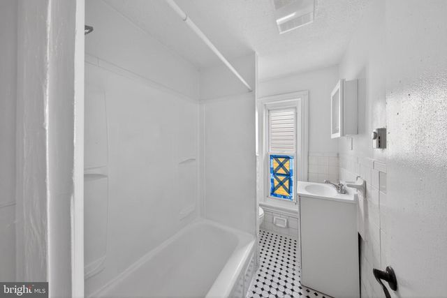 605 E 10TH ST, Wilmington, DE 19801