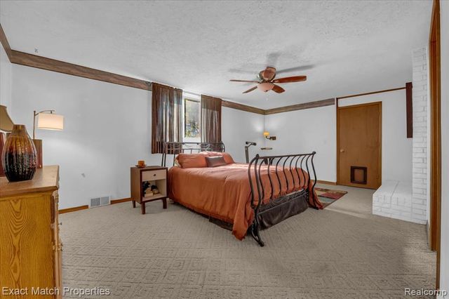 7600 Haley Road, White Lake, MI 48383