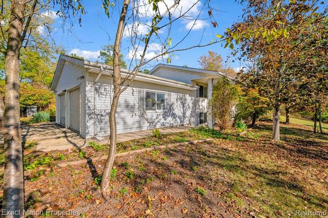 7600 Haley Road, White Lake, MI 48383