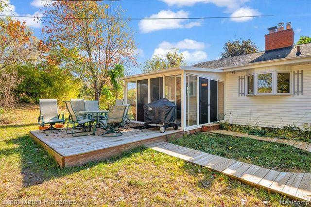 7600 Haley Road, White Lake, MI 48383