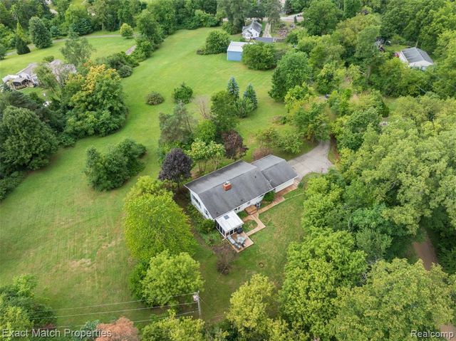 7600 Haley Road, White Lake, MI 48383