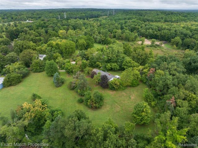 7600 Haley Road, White Lake, MI 48383