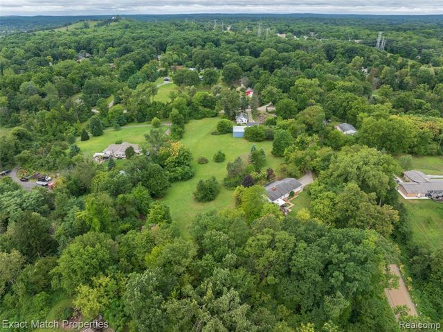 7600 Haley Road, White Lake, MI 48383