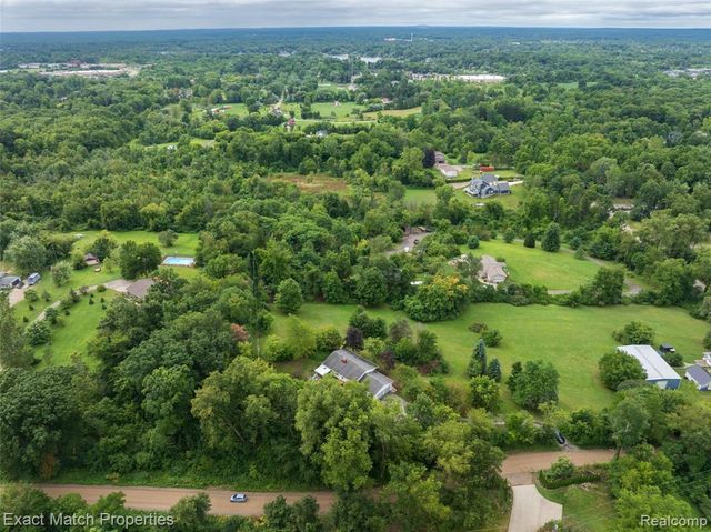 7600 Haley Road, White Lake, MI 48383