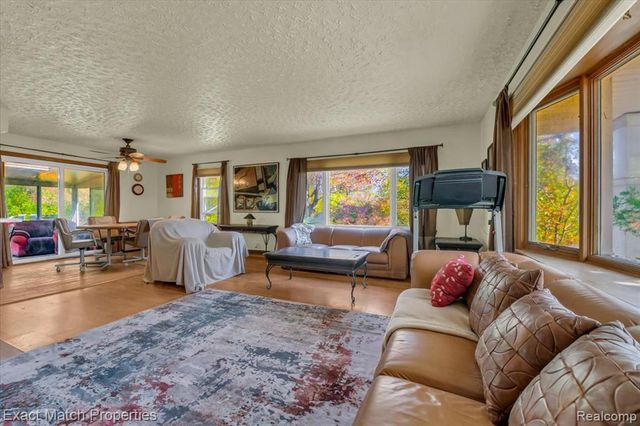 7600 Haley Road, White Lake, MI 48383