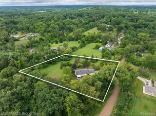 7600 Haley Road, White Lake, MI 48383