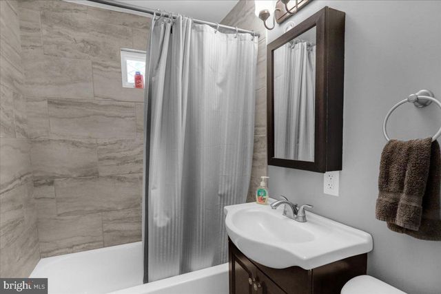 135 CHESTNUT ST, Shillington, PA 19607