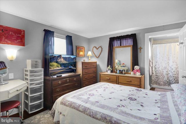 135 CHESTNUT ST, Shillington, PA 19607