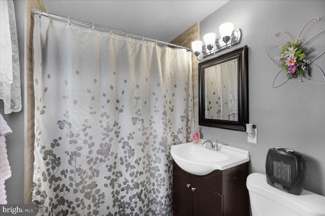 135 CHESTNUT ST, Shillington, PA 19607