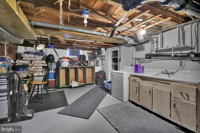 135 CHESTNUT ST, Shillington, PA 19607