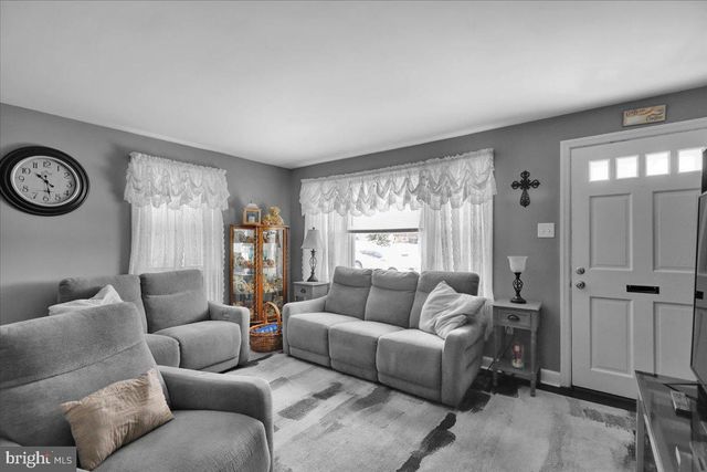 135 CHESTNUT ST, Shillington, PA 19607