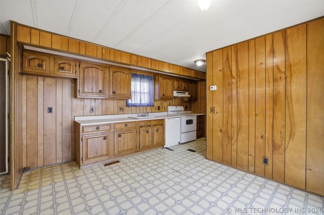 1503 S 262nd West Place, Sand Springs, OK 74063