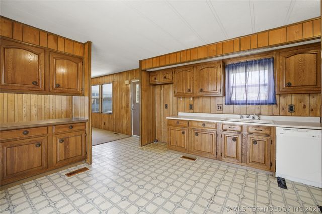 1503 S 262nd West Place, Sand Springs, OK 74063