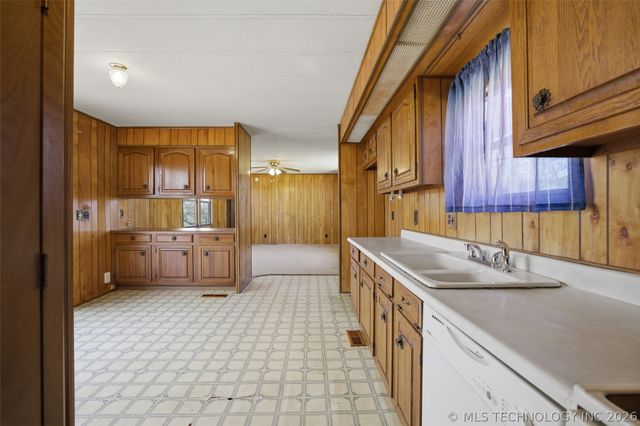 1503 S 262nd West Place, Sand Springs, OK 74063