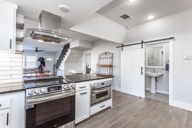 1903 N Weaver Street, Gainesville, TX 76240