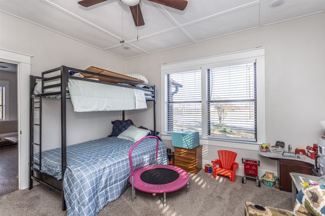 1903 N Weaver Street, Gainesville, TX 76240