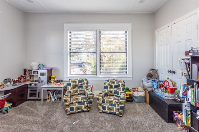 1903 N Weaver Street, Gainesville, TX 76240