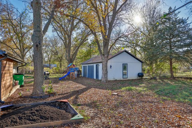 1903 N Weaver Street, Gainesville, TX 76240