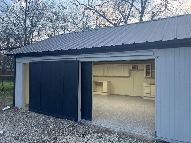 1903 N Weaver Street, Gainesville, TX 76240