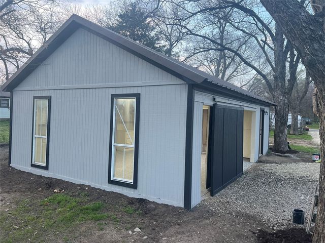 1903 N Weaver Street, Gainesville, TX 76240