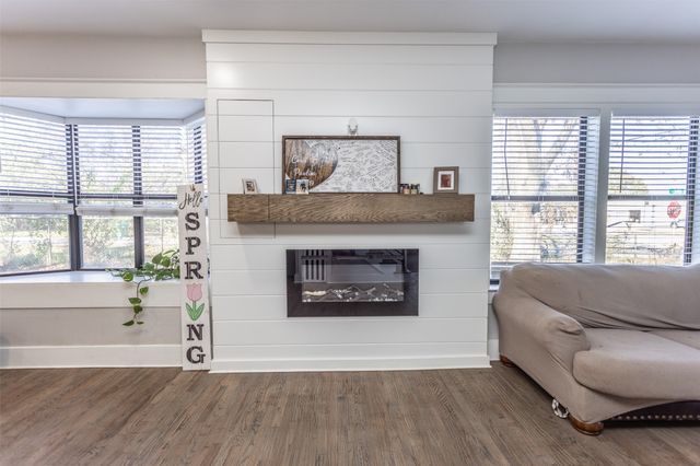 1903 N Weaver Street, Gainesville, TX 76240