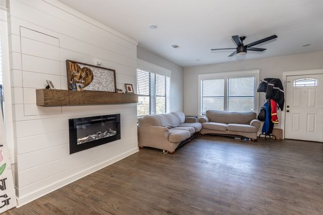 1903 N Weaver Street, Gainesville, TX 76240