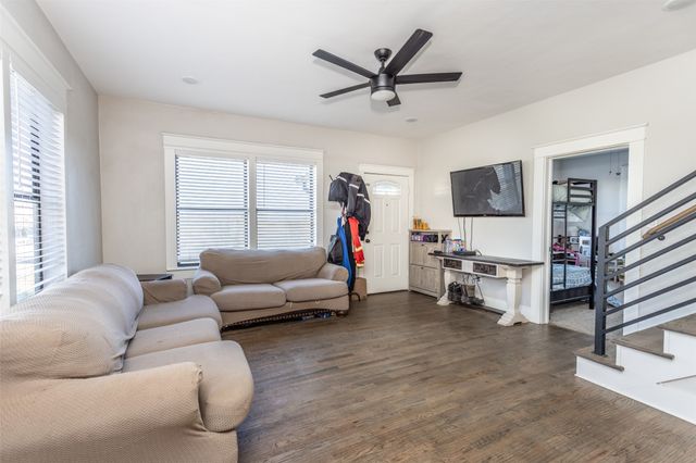 1903 N Weaver Street, Gainesville, TX 76240