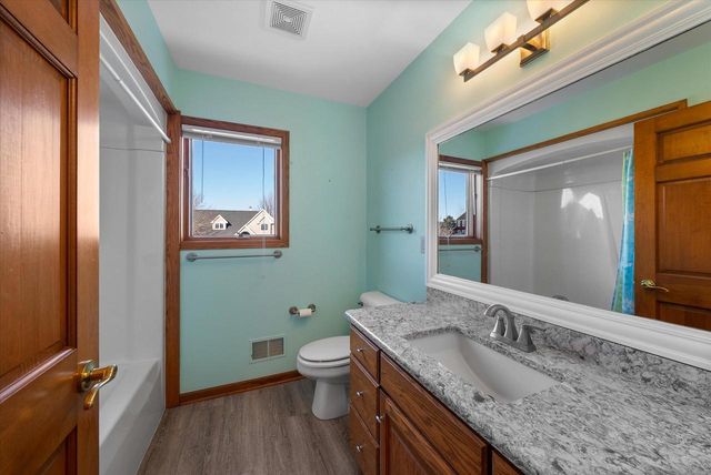 375 Regatta DRIVE, Port Washington, WI 53074