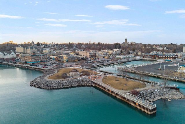 375 Regatta DRIVE, Port Washington, WI 53074