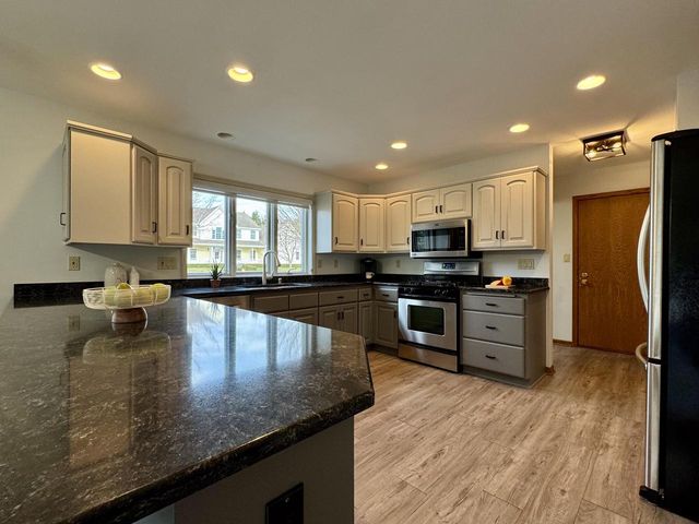 375 Regatta DRIVE, Port Washington, WI 53074