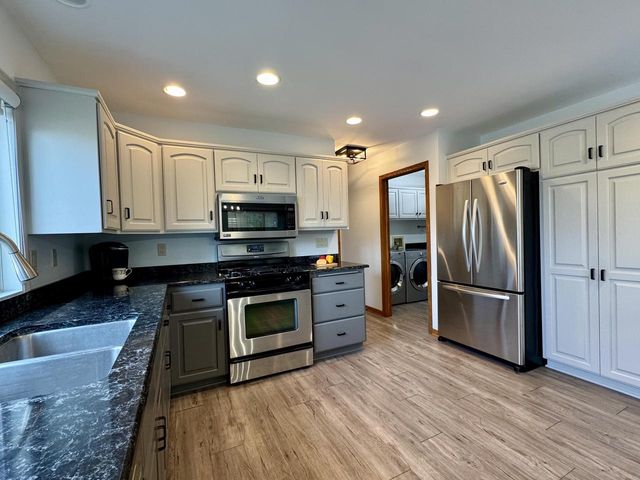 375 Regatta DRIVE, Port Washington, WI 53074