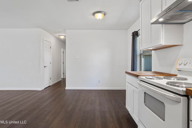 3709 Pineview Drive, Pascagoula, MS 39581