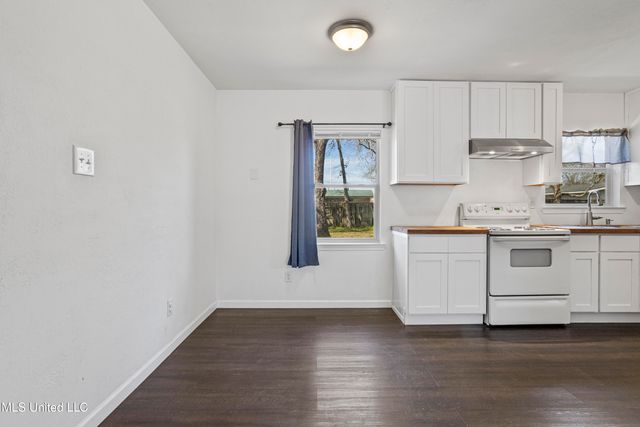 3709 Pineview Drive, Pascagoula, MS 39581