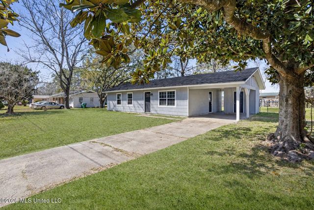 3709 Pineview Drive, Pascagoula, MS 39581