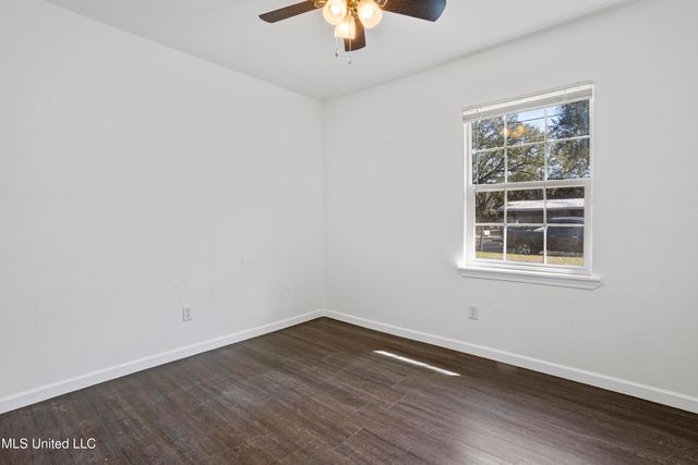 3709 Pineview Drive, Pascagoula, MS 39581