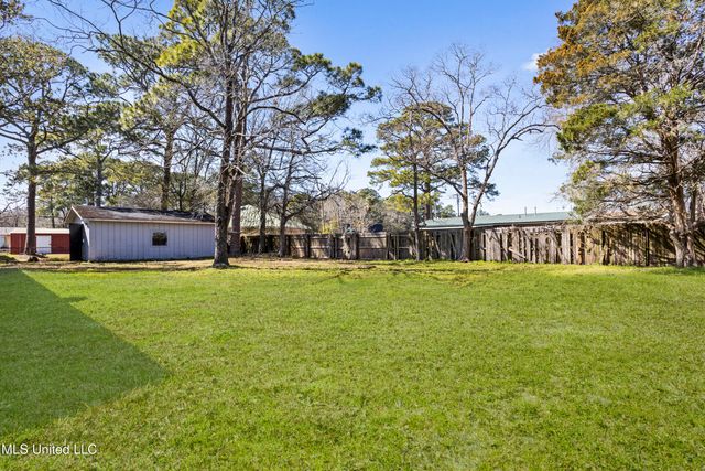 3709 Pineview Drive, Pascagoula, MS 39581