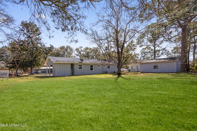 3709 Pineview Drive, Pascagoula, MS 39581